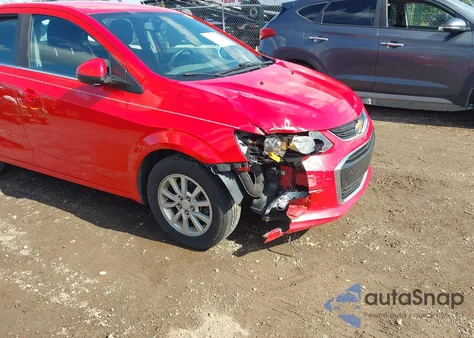 2017 Chevrolet Sonic Lt Auto из США, поврежденный, VIN 1G1JD5SH8H4122899